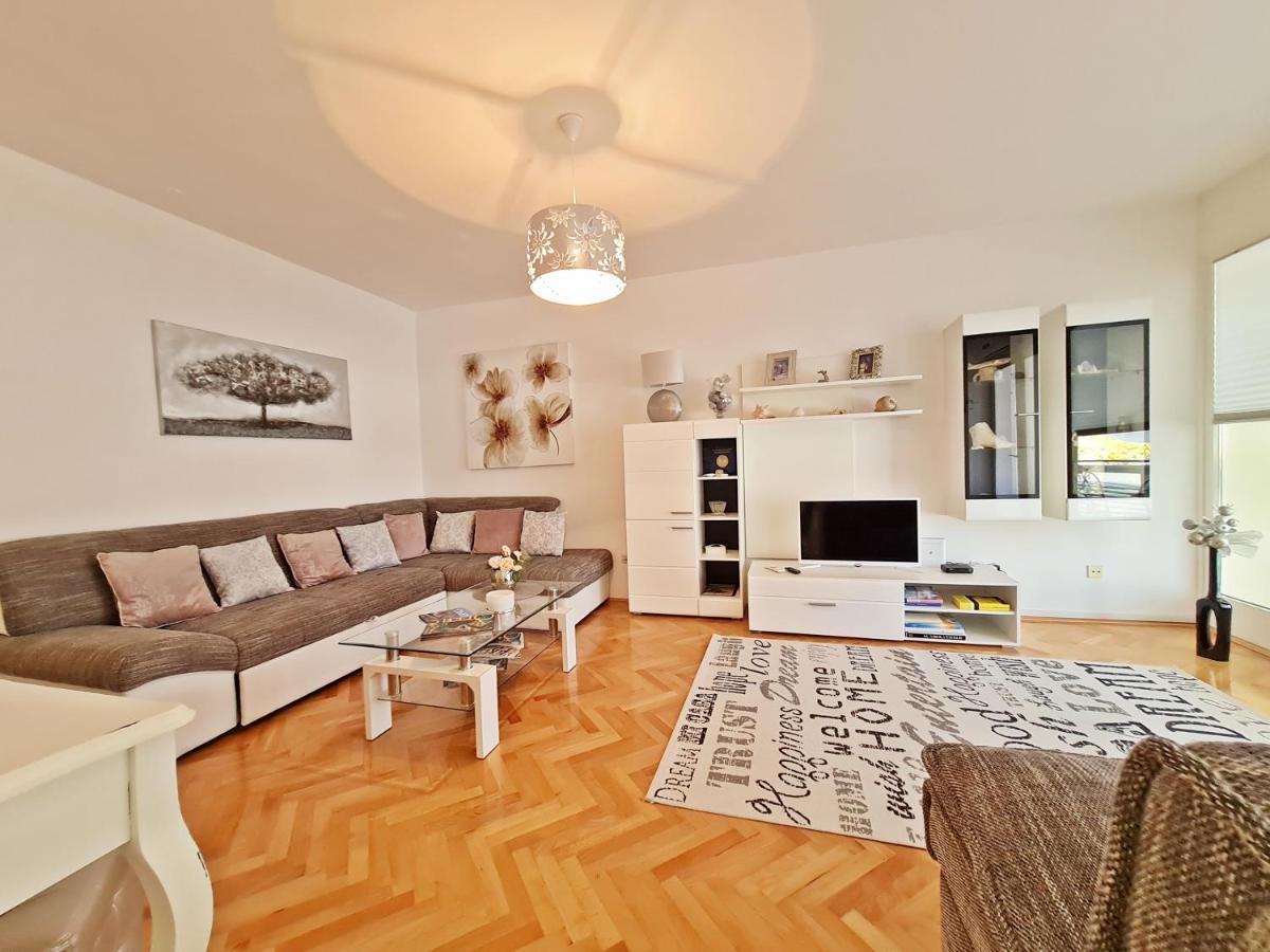 Beach Apartment Ivana Omiš Екстериор снимка