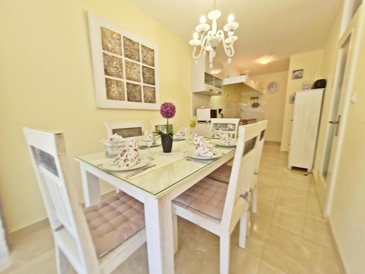 Beach Apartment Ivana Omiš Екстериор снимка