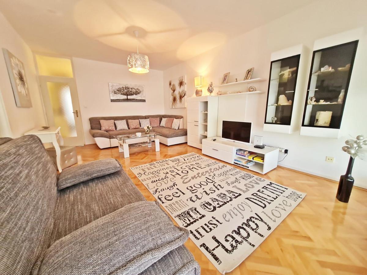 Beach Apartment Ivana Omiš Екстериор снимка